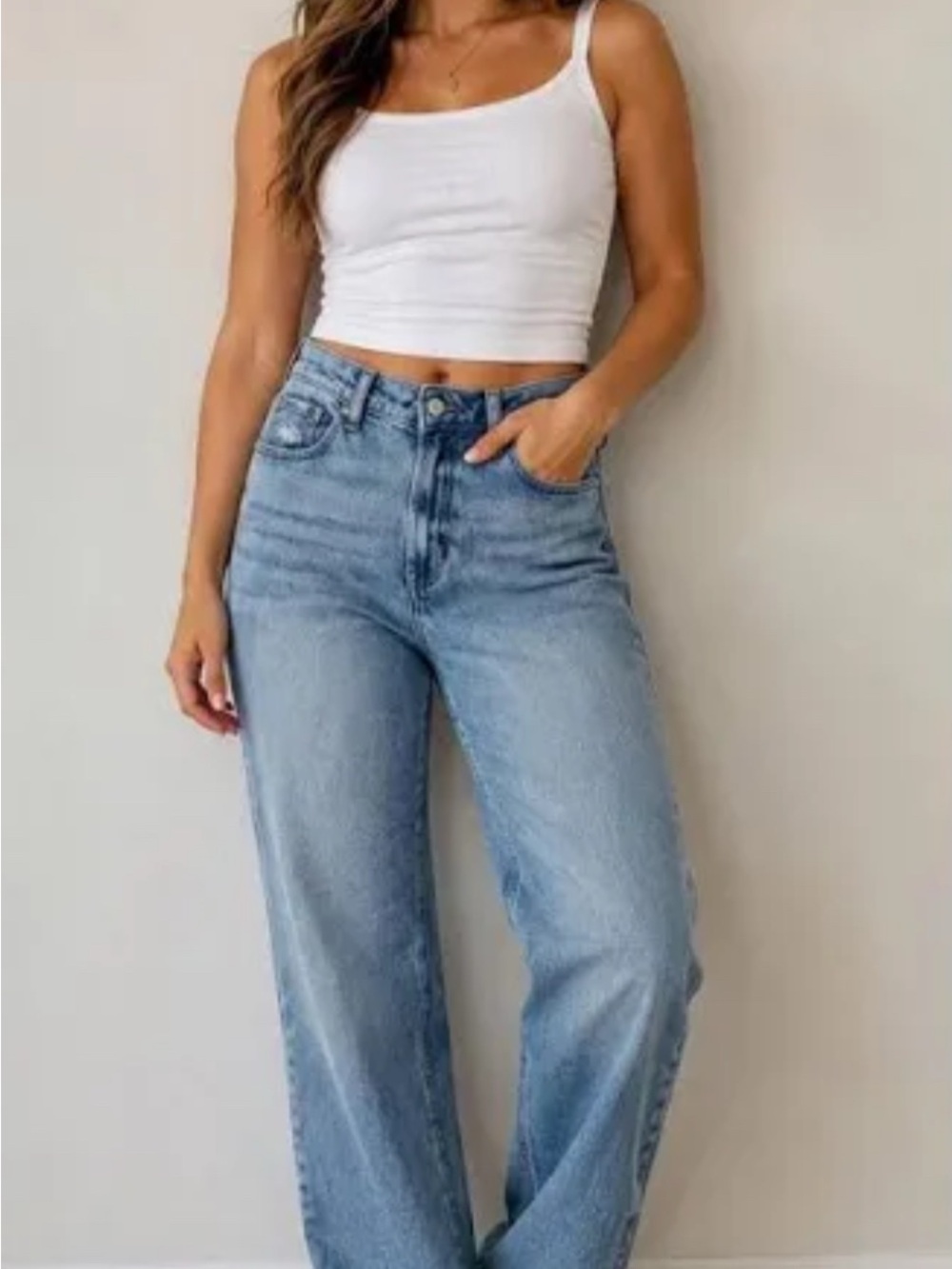 Hollister Ultra High-Rise 90s Straight Jeans Medium Wash Size 00 Short